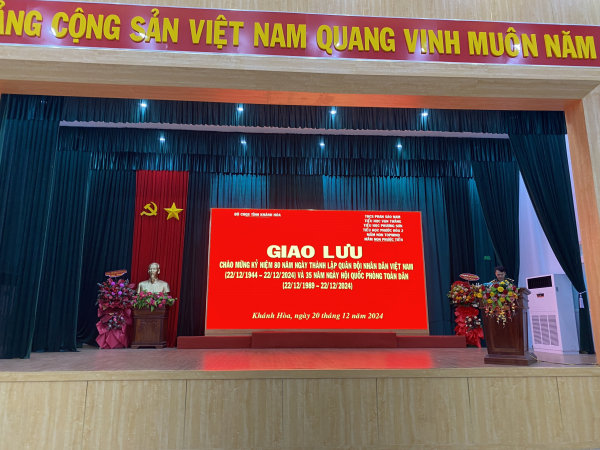 GIAO LƯU KỶ NIỆM NGÀY TLQĐNDVN 22/12