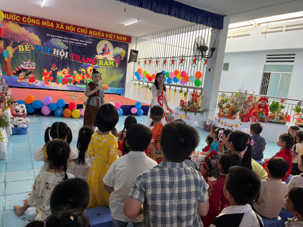 VUI HỘI TRĂNG RẰM