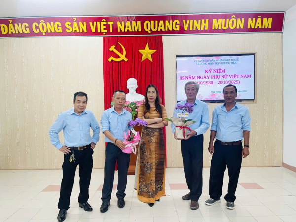 TOẠ ĐÀM KỶ NIỆM NGÀY TLHLHPNVN 20/10