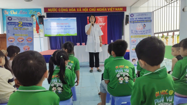 TUYÊN TRUYỀN NHA KHOA HỌC ĐƯỜNG VÀ TƯ VẤN VỆ SINH RĂNG MIỆNG
