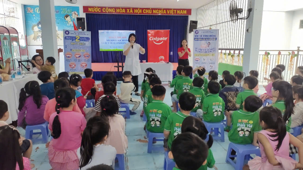 TUYÊN TRUYỀN NHA KHOA HỌC ĐƯỜNG VÀ TƯ VẤN VỆ SINH RĂNG MIỆNG