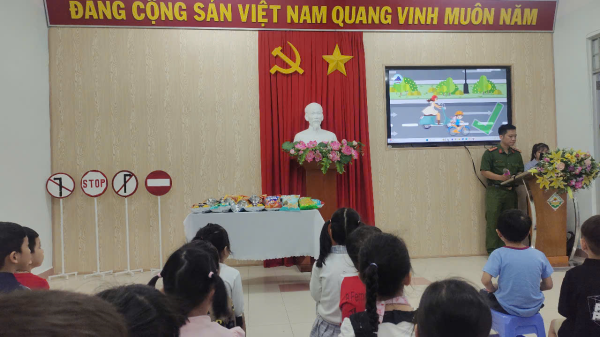 Tuyên truyền giáo dục pháp luật an toàn giao thông